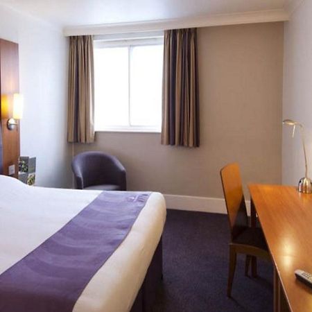 Premier Inn Glastonbury Kültér fotó